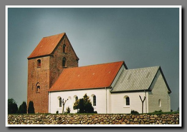 Tyrsted kirke 2004